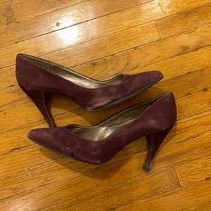 Purple suede pumps Moda